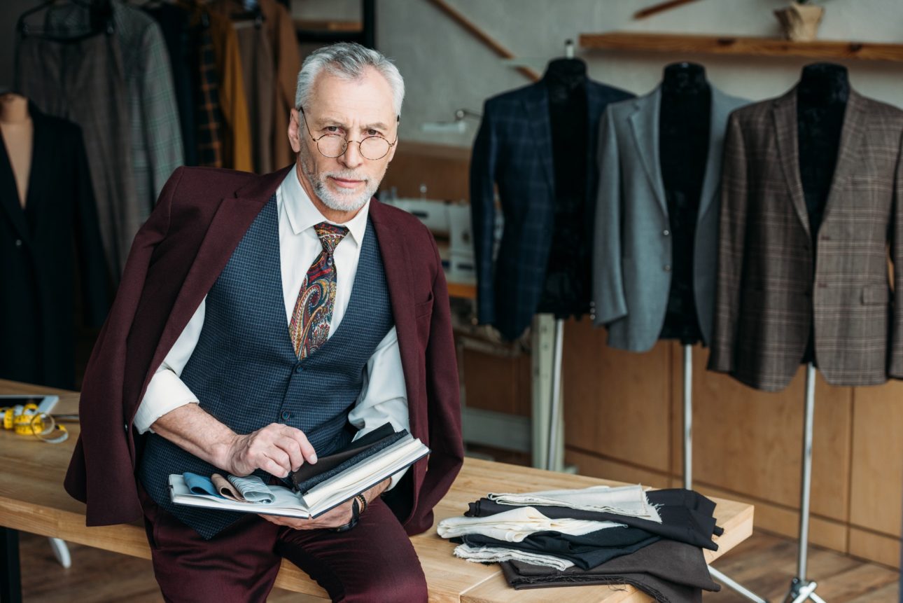 hombre con traje